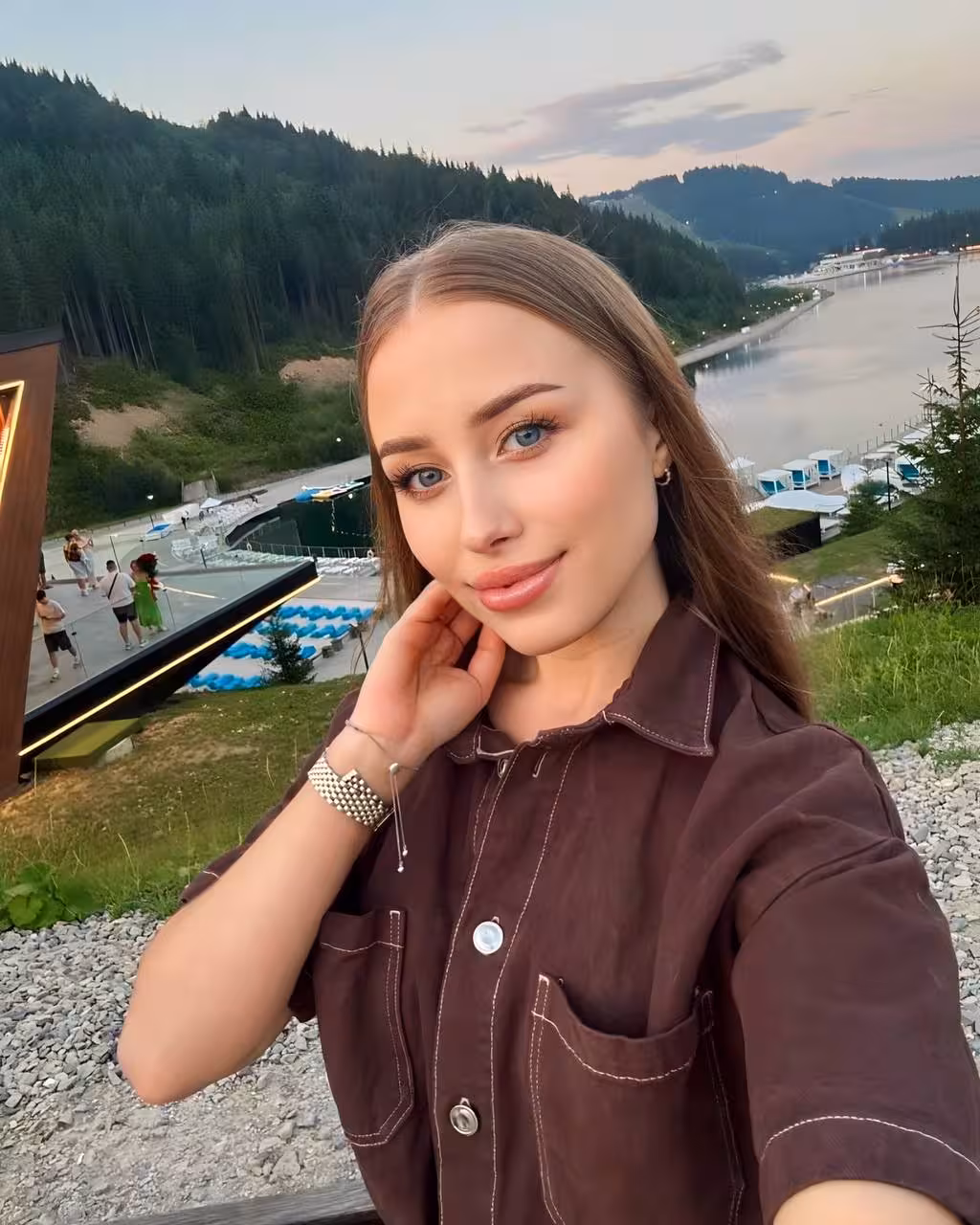 Veronika 21 Ivano-Frankivsk Ukraine Je cherche un homme pour un chemin de vie