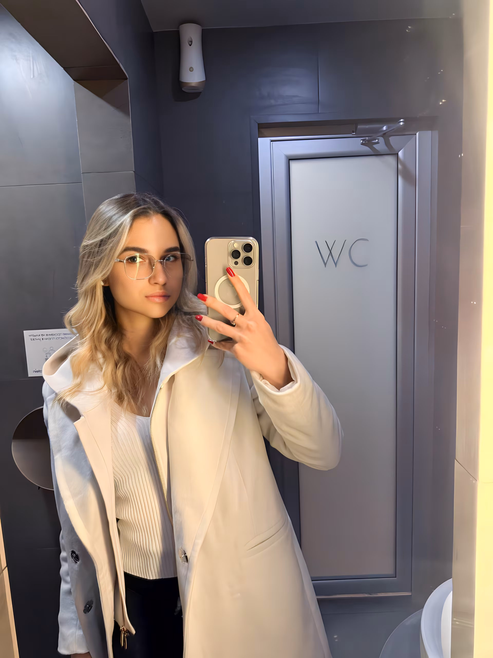Daryna 22 Kharkiv  Ukraine Je cherche un homme qui aime la famille