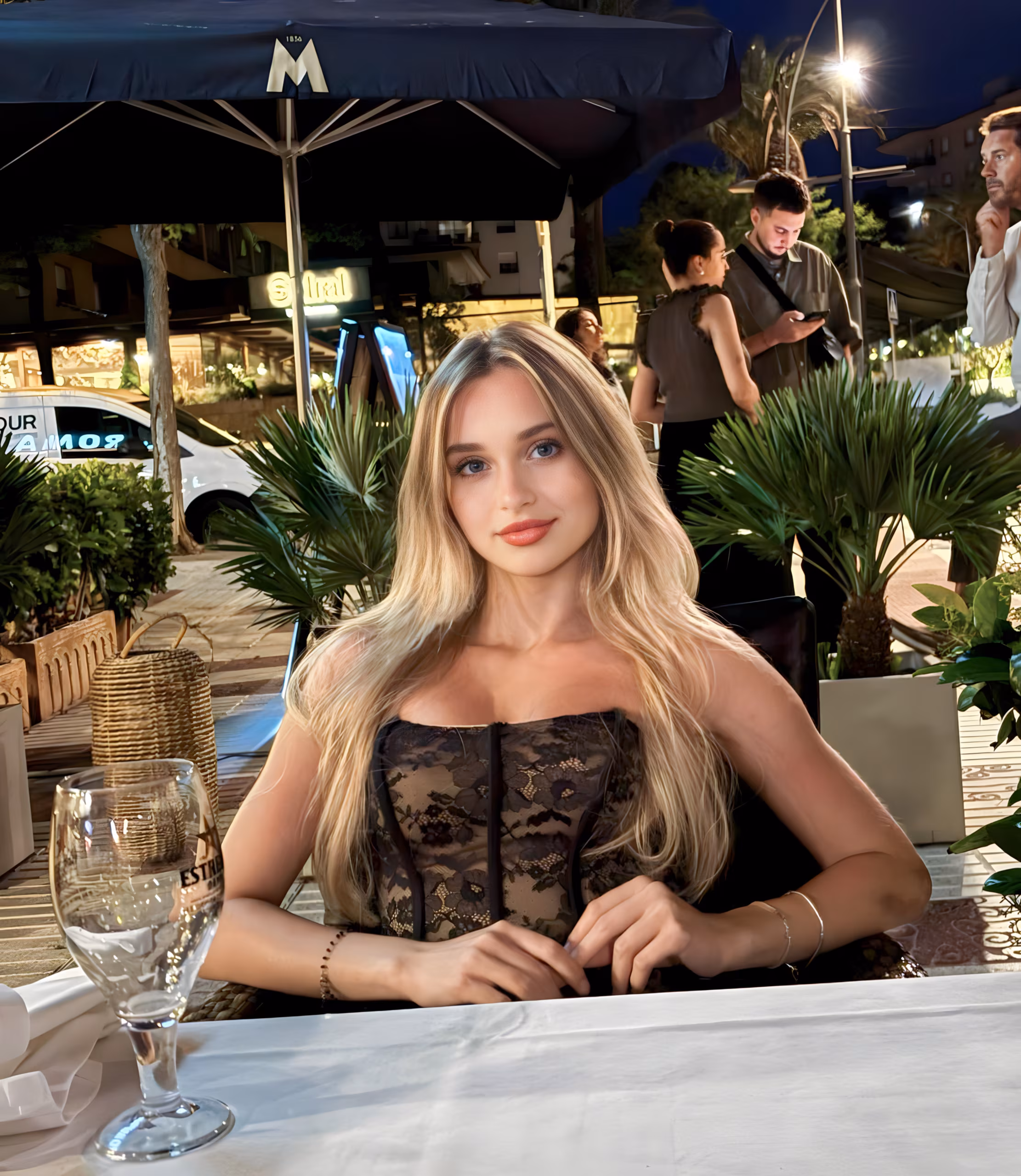Yelyzaveta 18 Girona  Spain Je cherche un homme pour une belle histoire d'amour