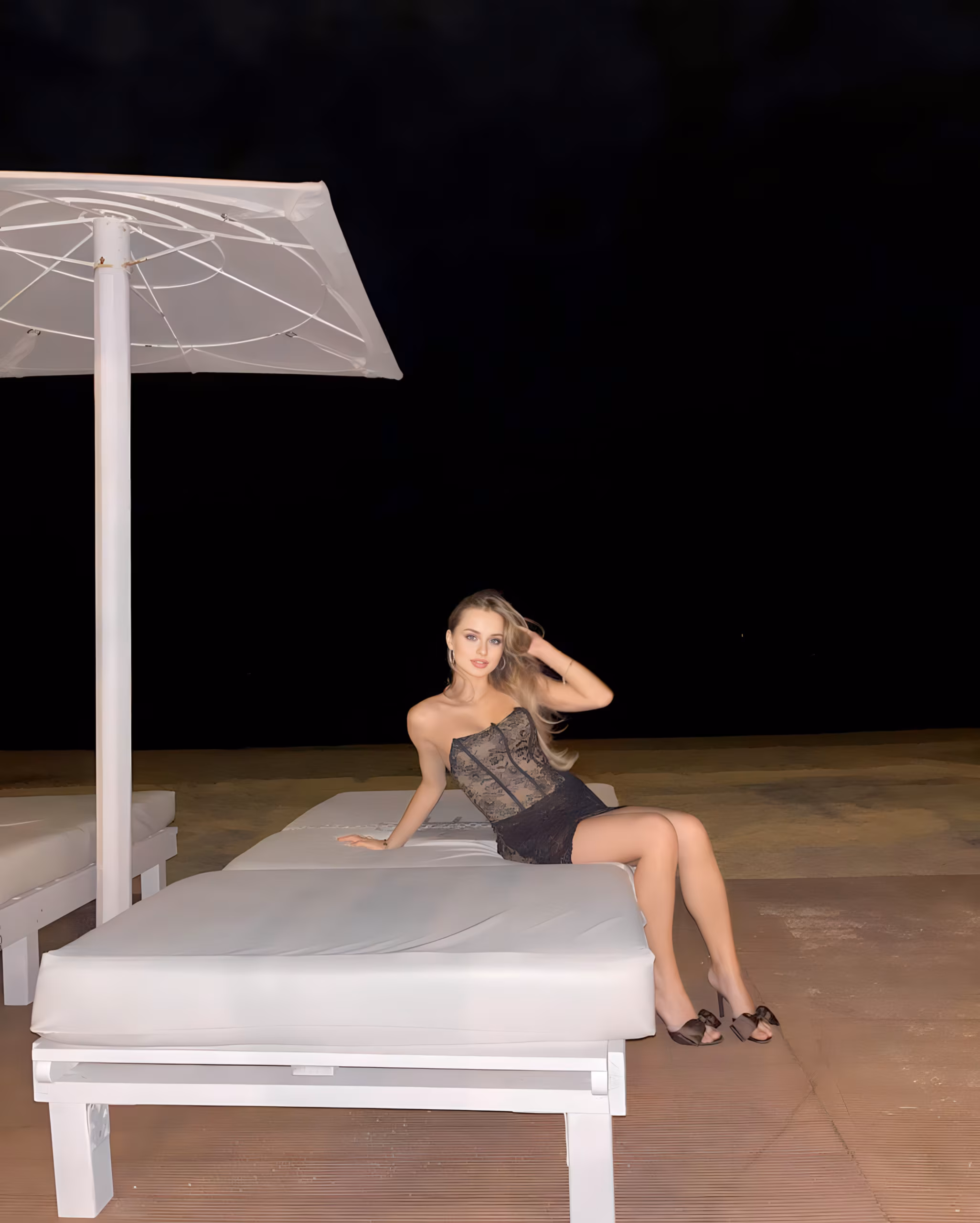 Yelyzaveta 18 Girona  Spain Je cherche un homme pour une belle histoire d'amour