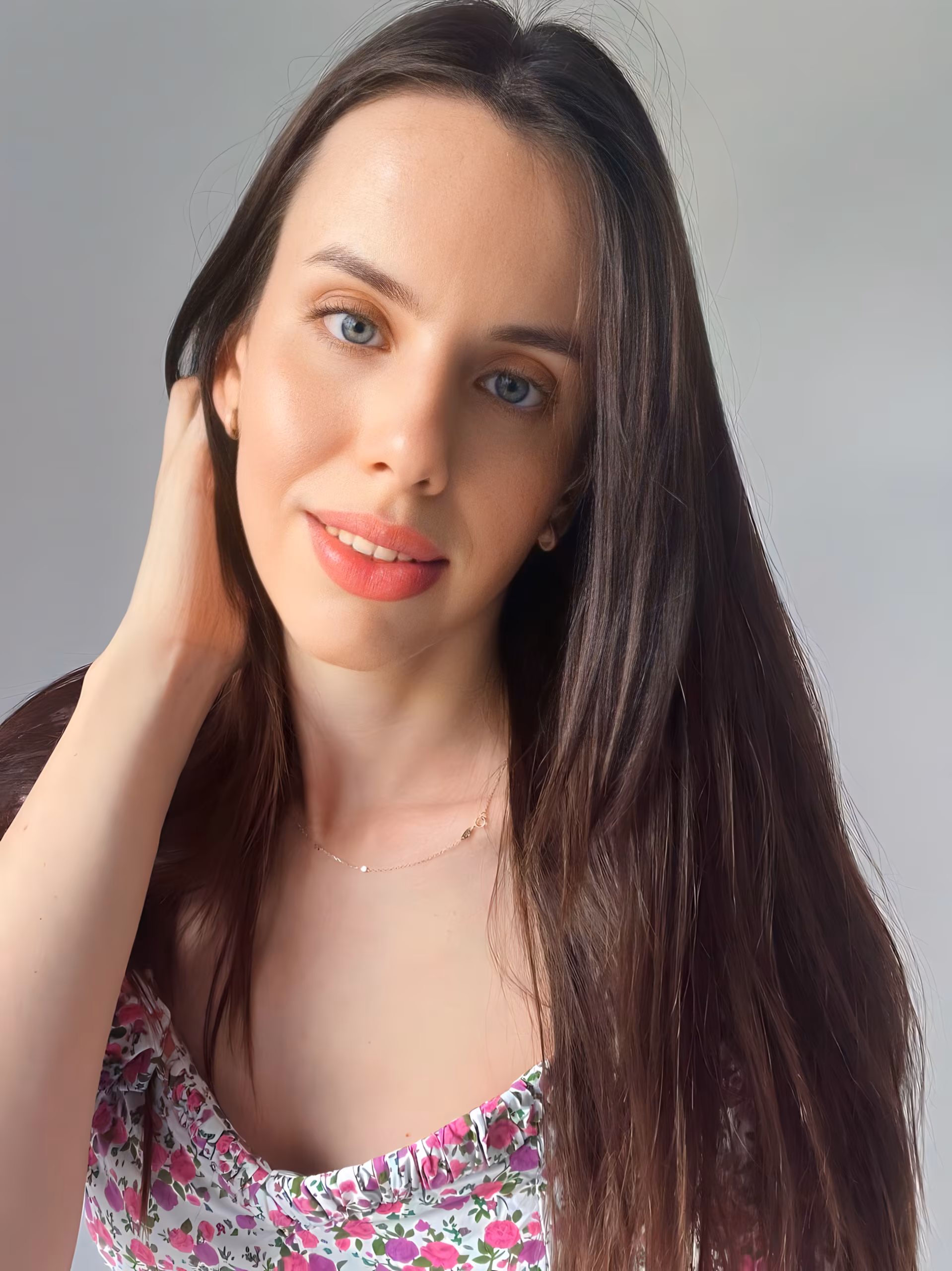 Lilia 30 Bucharest Romania Je cherche un homme pour une belle vie