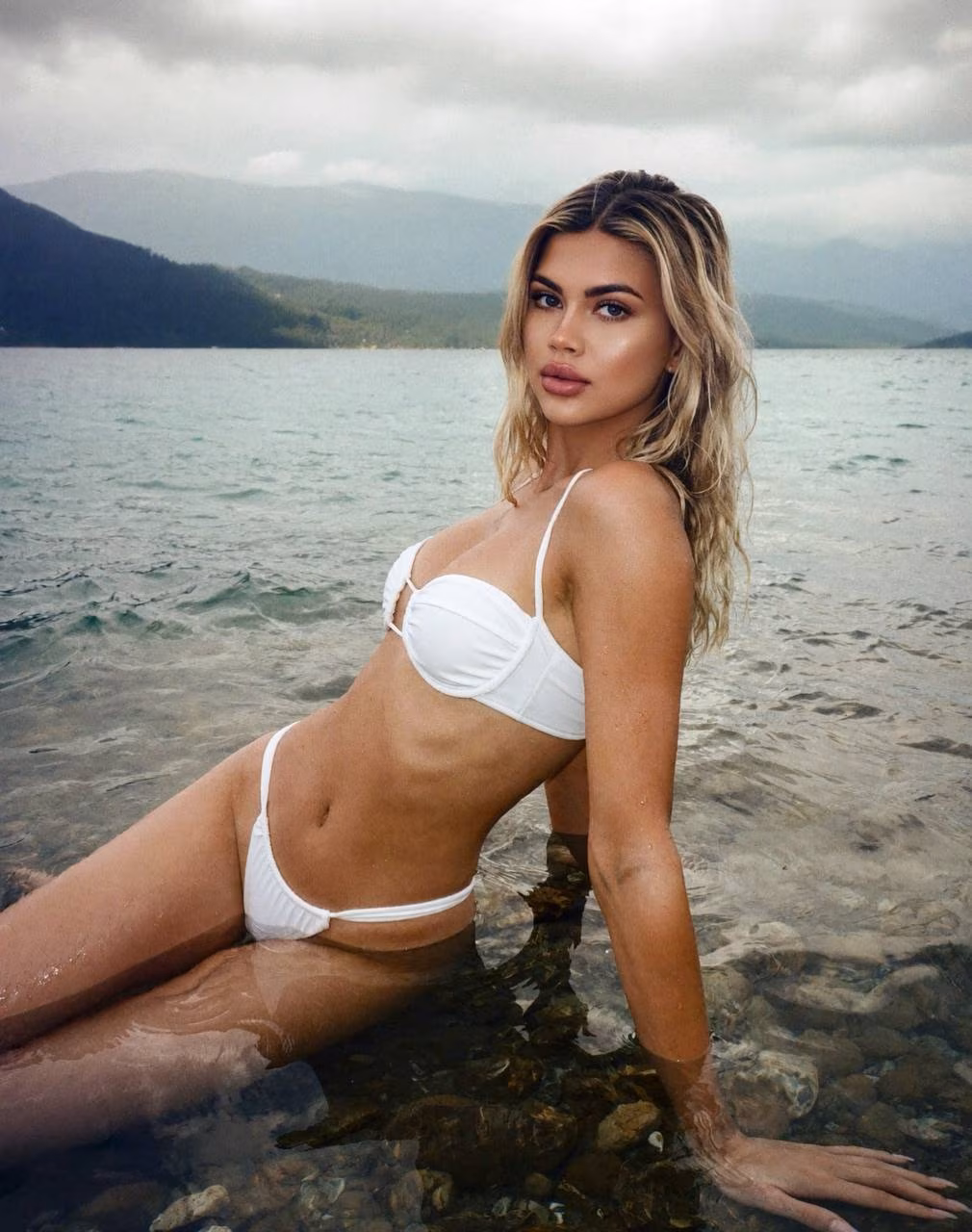 Daria 22 Kyiv Ukraine Je cherche un homme pour un happy end