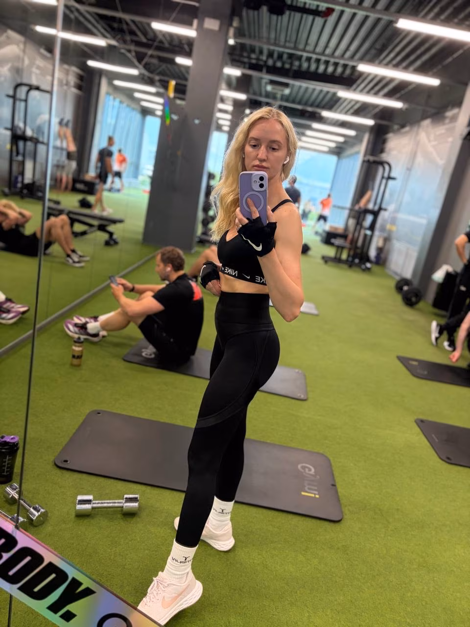 Iaroslava 42 Glukhov Ukraine Je cherche un homme pour un nouveau départ