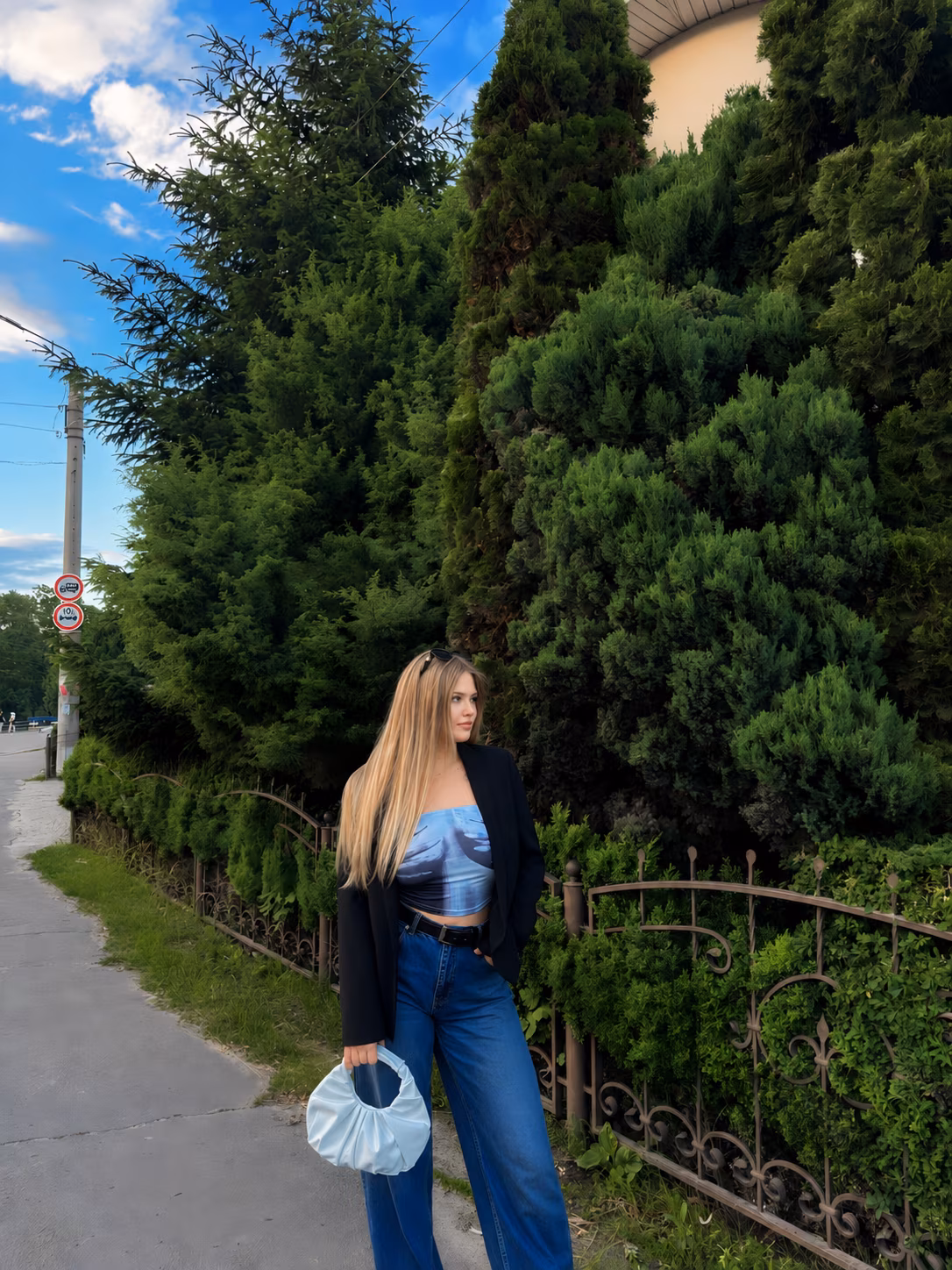 Anita 22 Okhtyrka Ukraine Je cherche un homme pour un nouveau départ