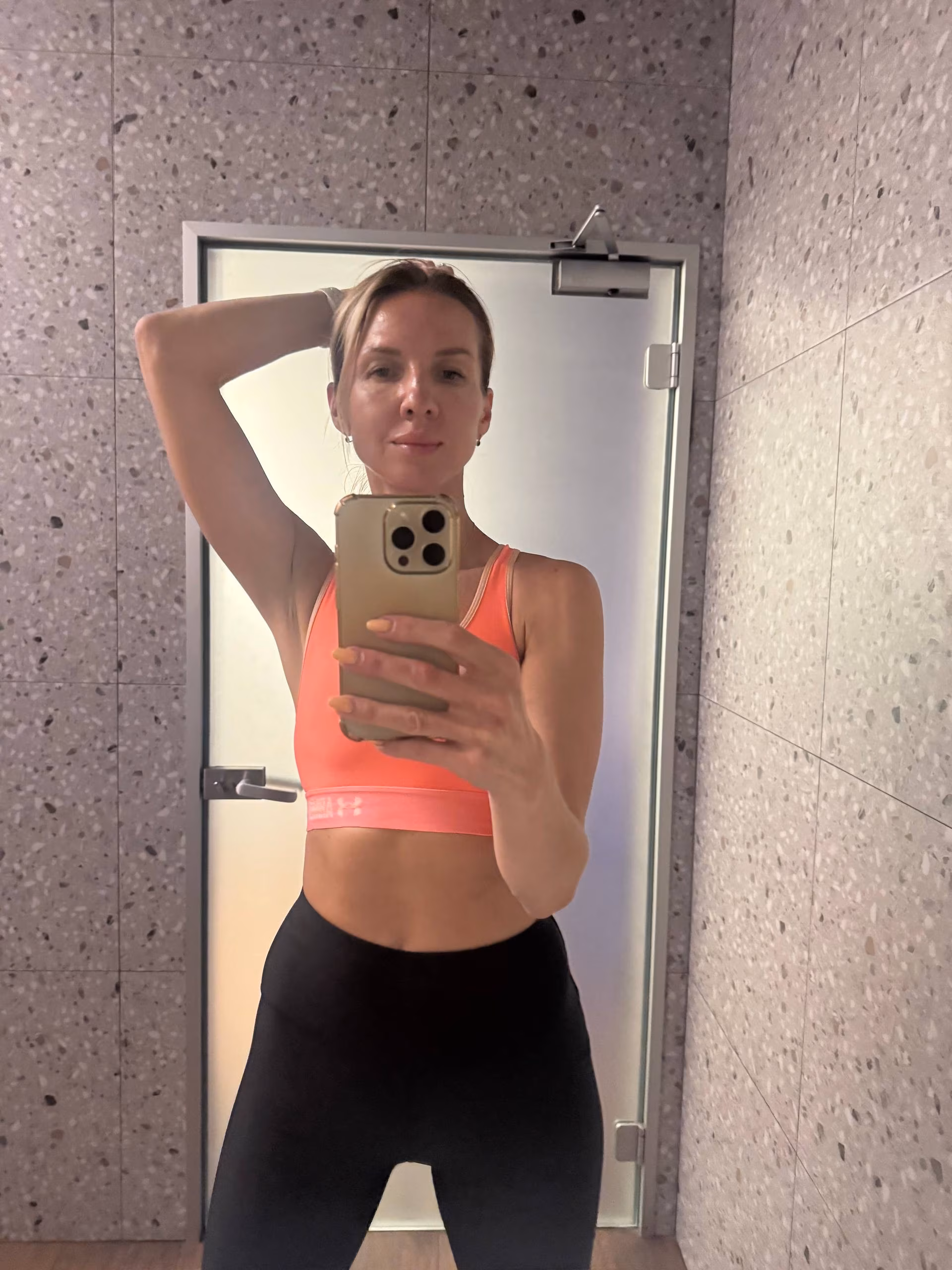 Tetiana 45 Kyiv Ukraine Je cherche un homme pour être moi-même
