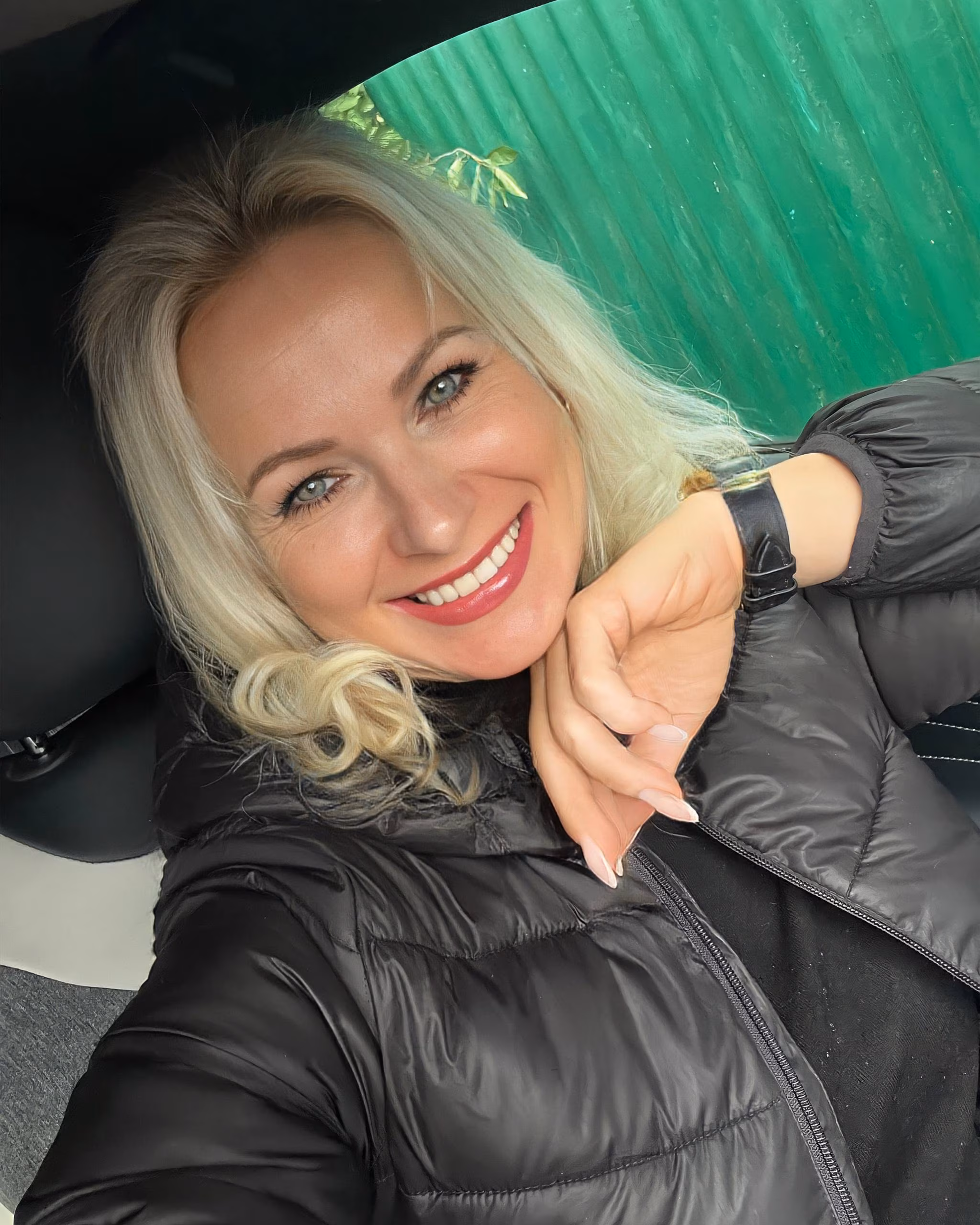 Sveta 49 Ukrainka Ukraine Je cherche un homme avec qui partager mes rêves