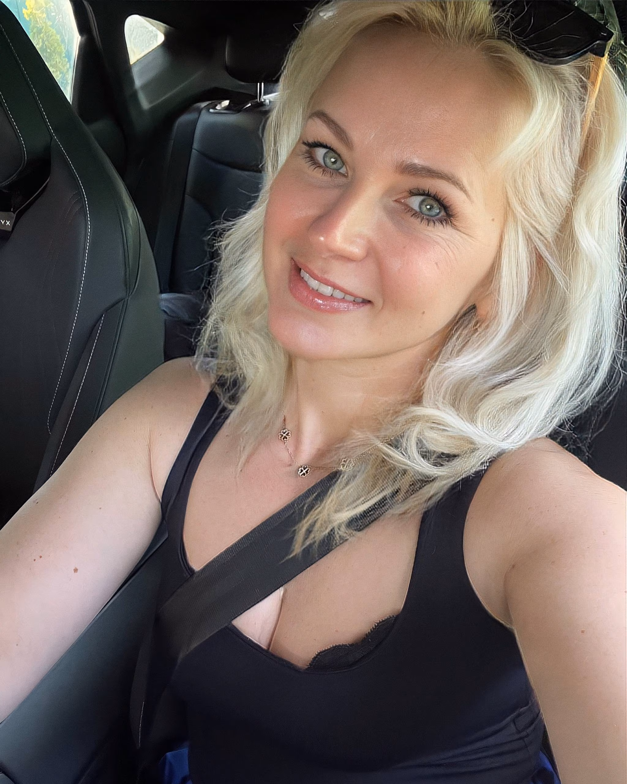 Sveta 49 Ukrainka Ukraine Je cherche un homme avec qui partager mes rêves