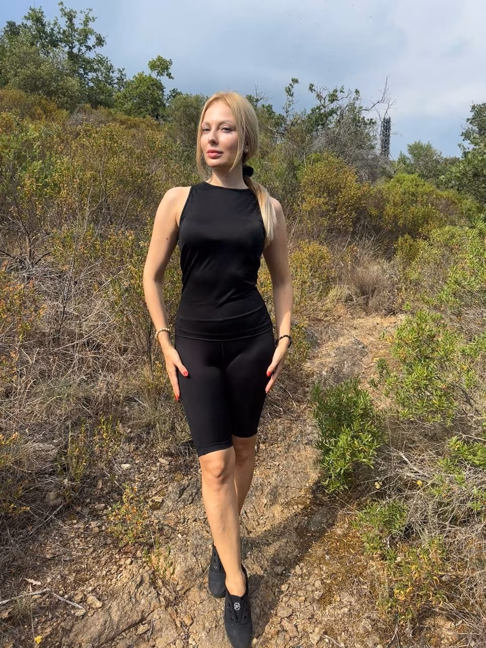 Yulia 40 Cannes France Je cherche un homme pour chérir et être chérie