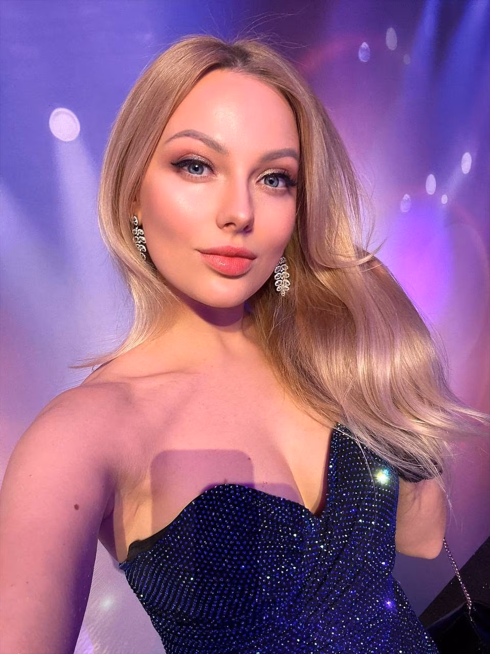 Yulia 40 Cannes France Je cherche un homme pour chérir et être chérie