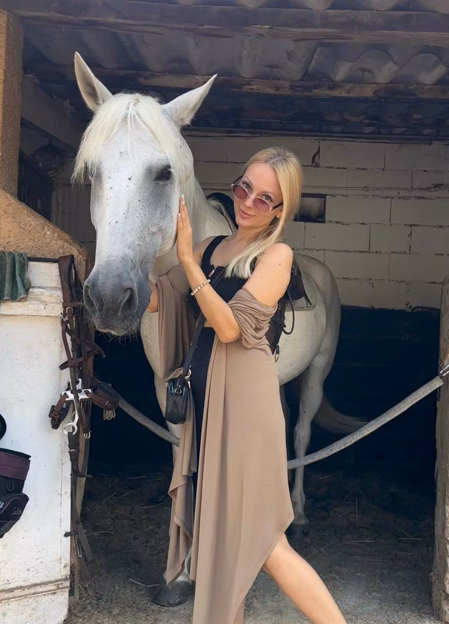 Yulia 40 Cannes France Je cherche un homme pour chérir et être chérie