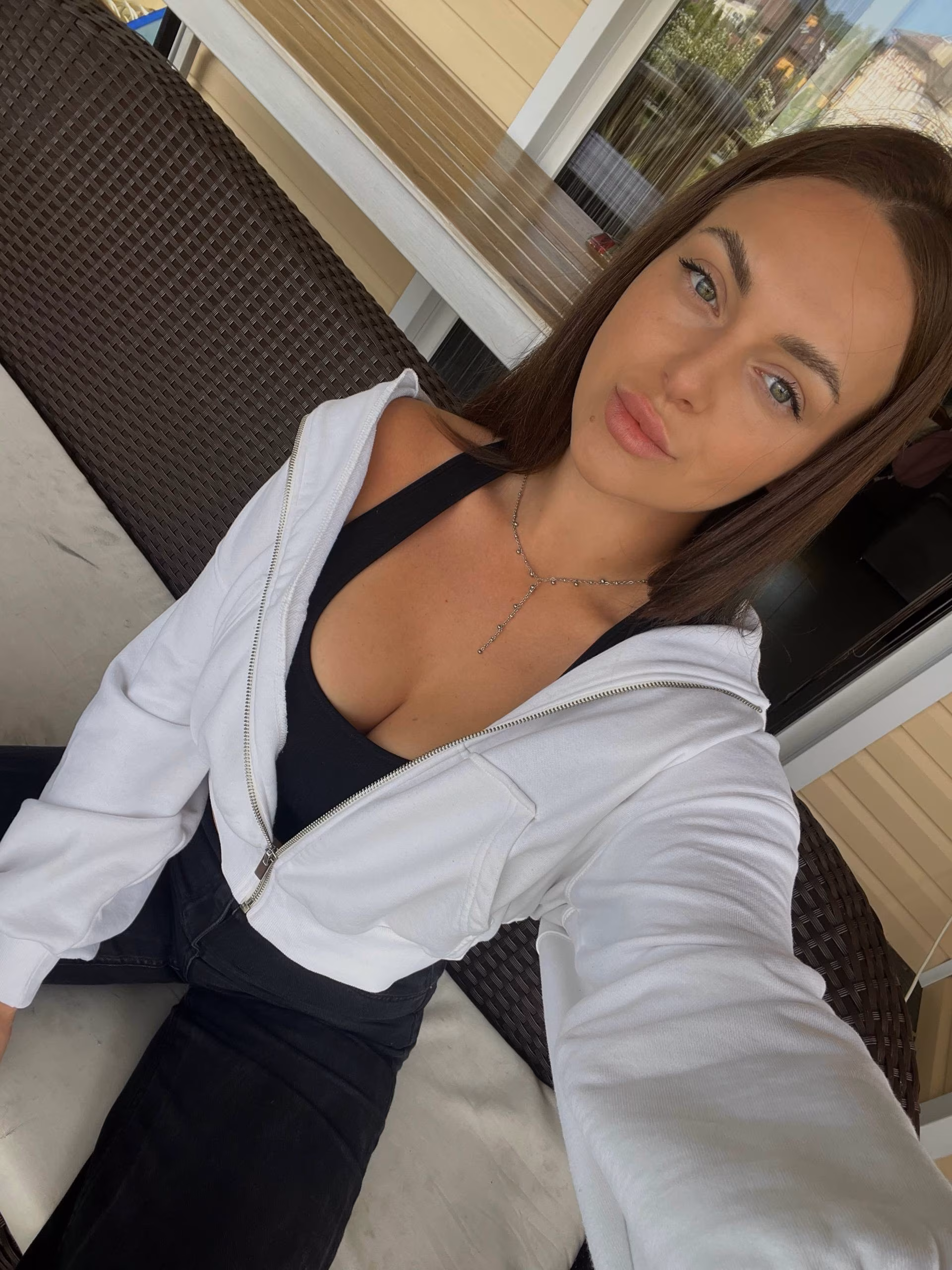 Valeria 29 Bodrum(TR); Ukraine (Odessa) Turkey Je cherche un homme qui soit mon meilleur ami