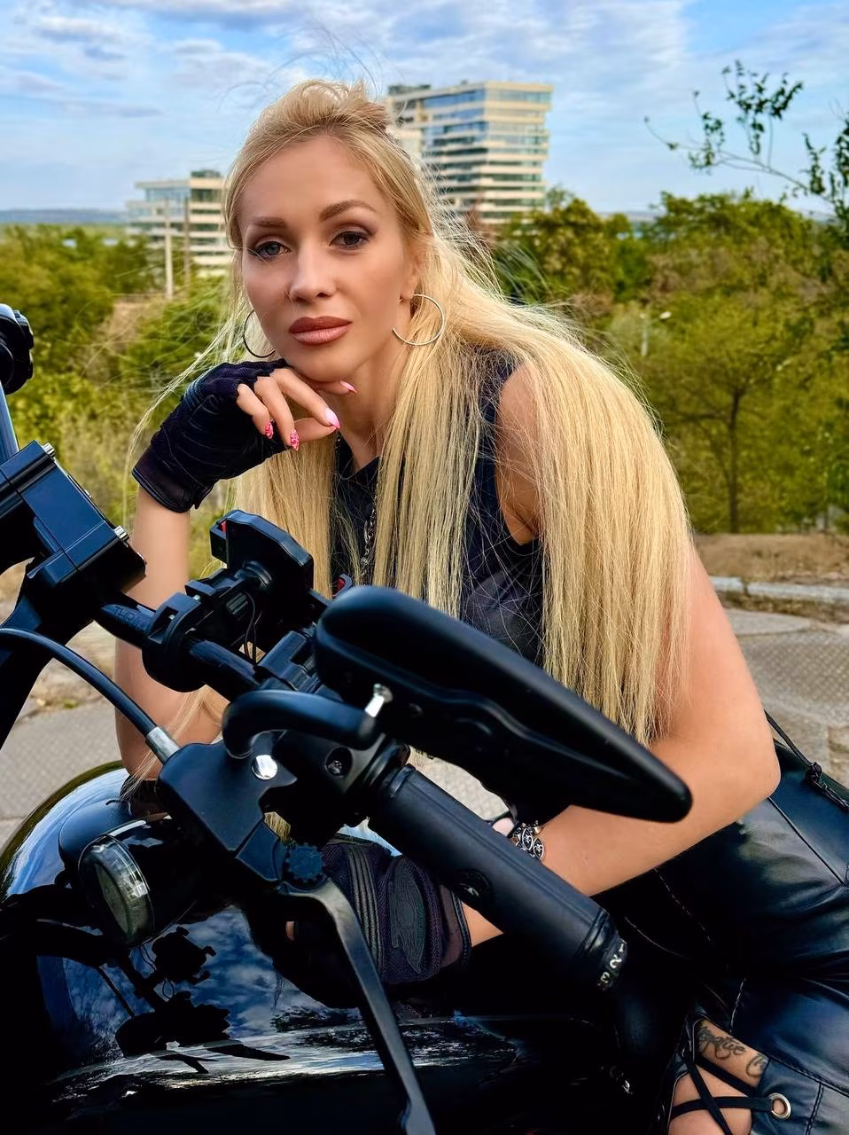 Viktoriia 39 Dniprodzerzhynsk Ukraine Je cherche un homme à aimer et à épouser