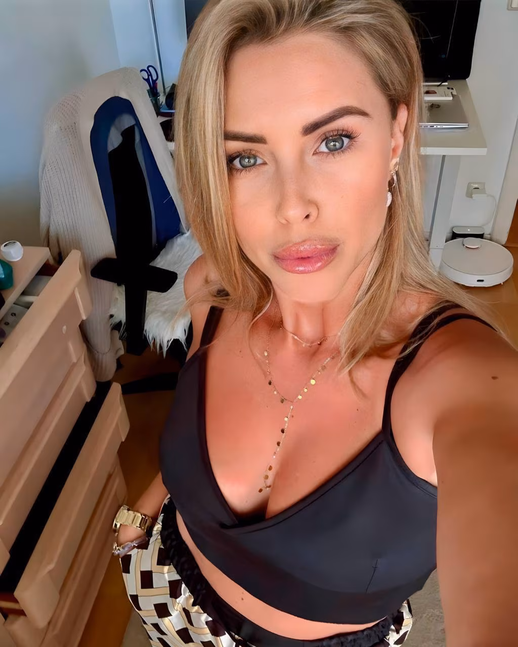 Anna 41 Hamburg Germany Je veux un homme gentil avec les autres