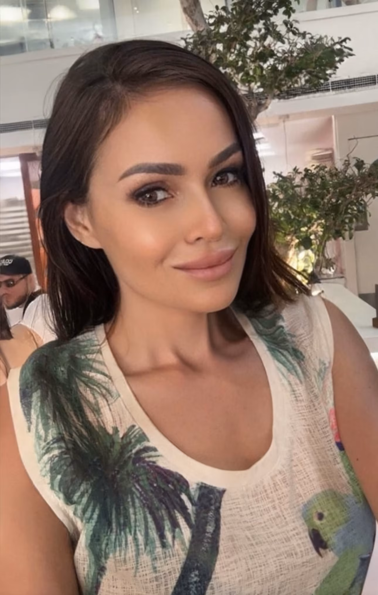 Olena 43 Cyprus/New York Cyprus Je veux un homme généreux