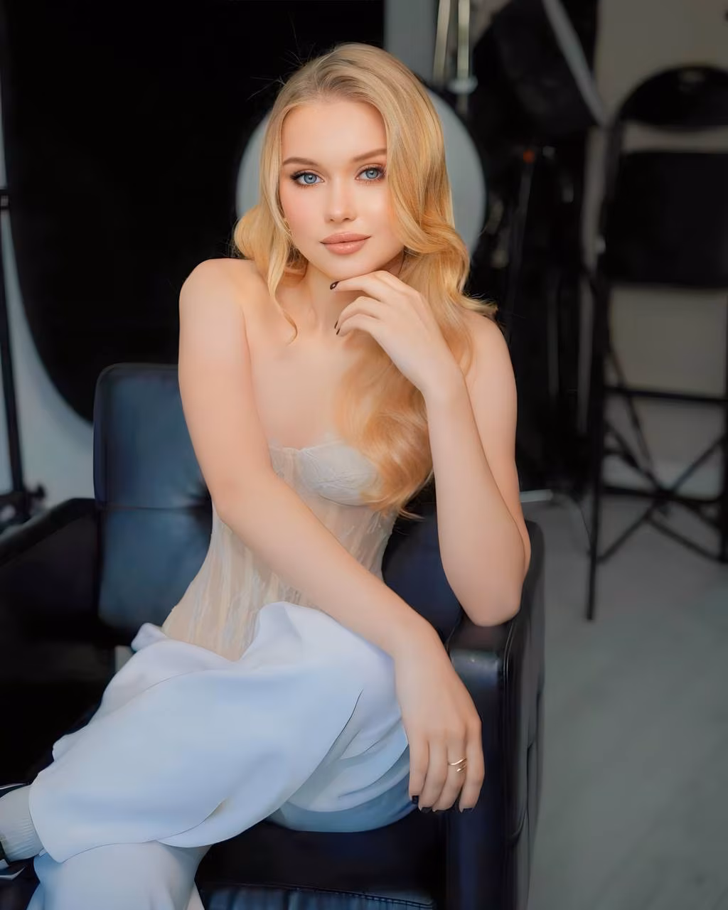 Anastasiia 19 Lutsk Ukraine Prête à rencontrer un homme au grand cœur