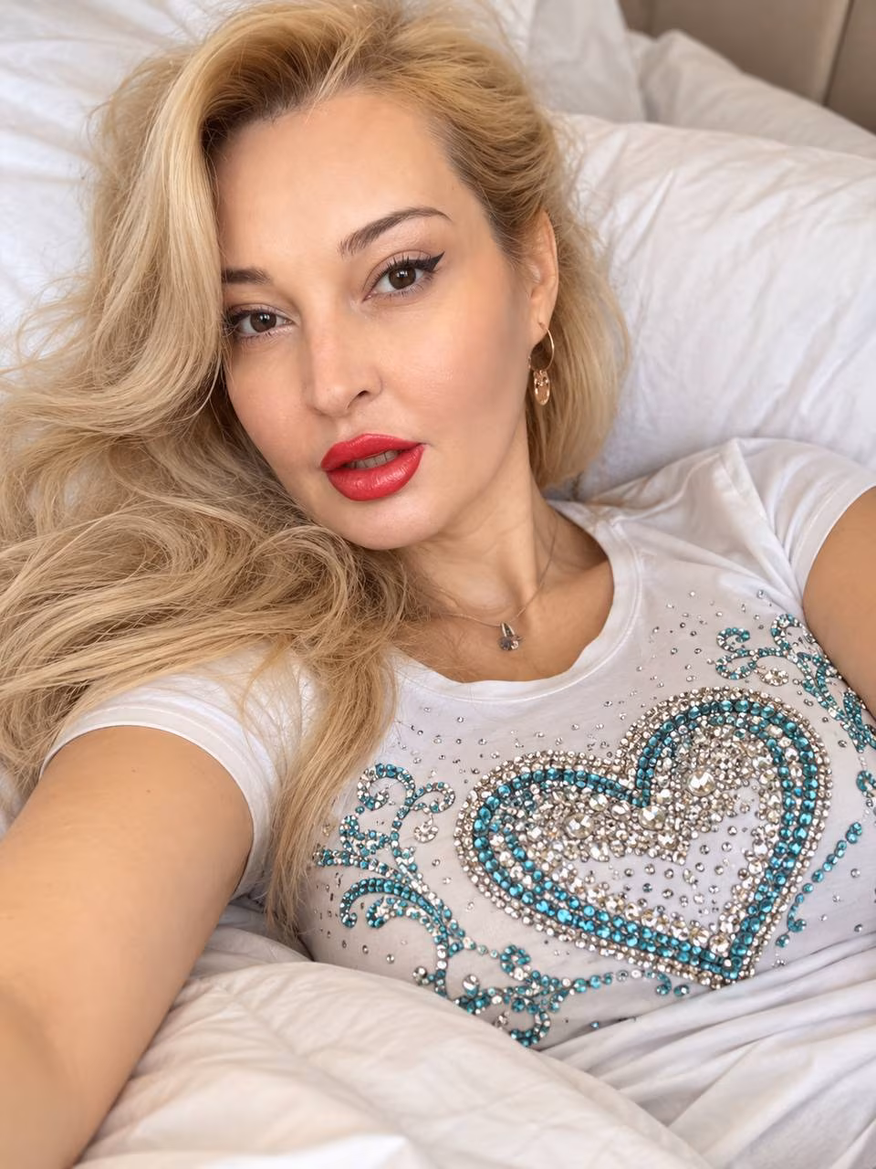 Olena 42 Kyiv Ukraine Je cherche un homme pour construire un avenir
