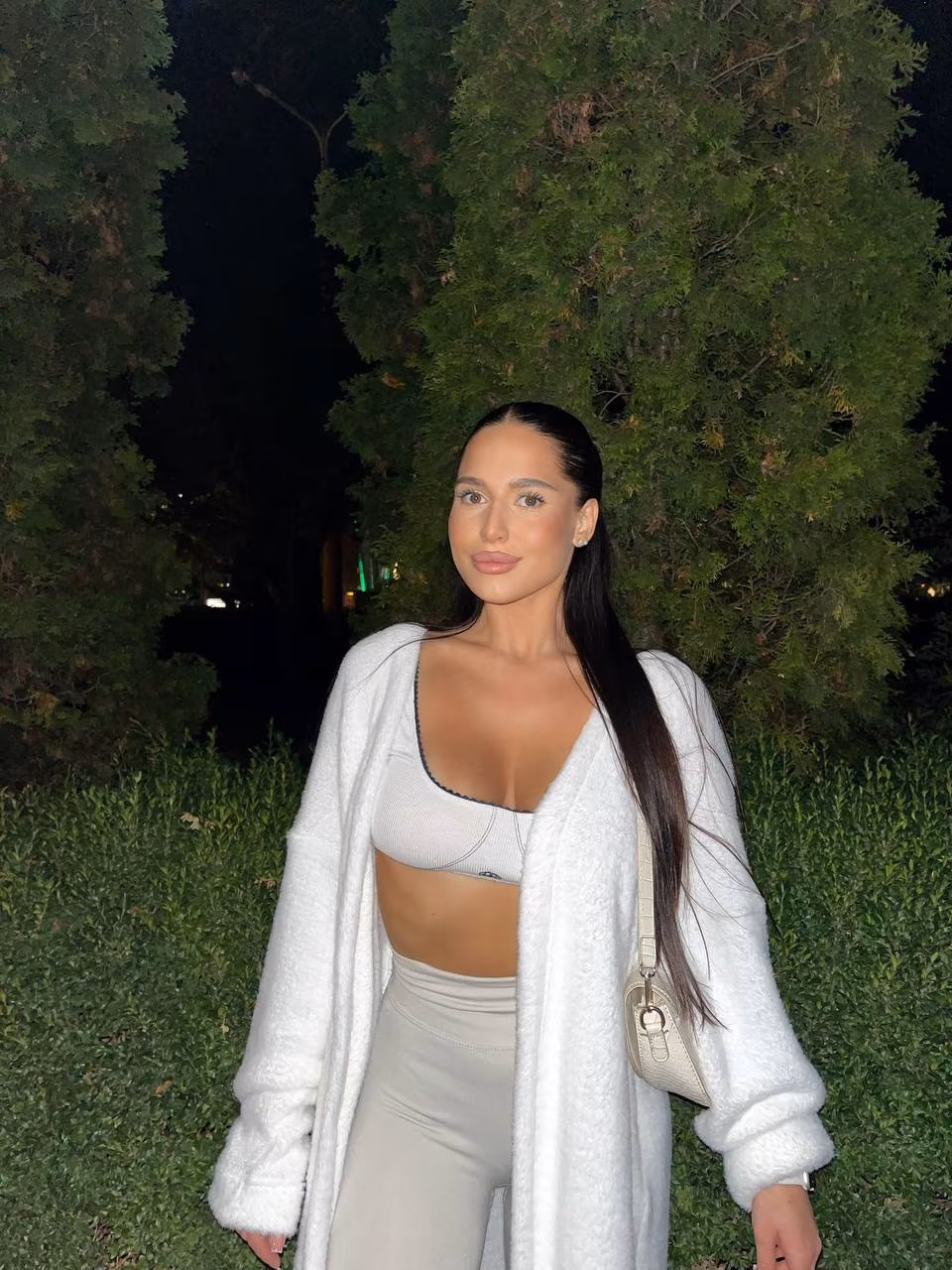 Olena 23 Kryvyi Rih Ukraine Je cherche un homme pour grandir ensemble