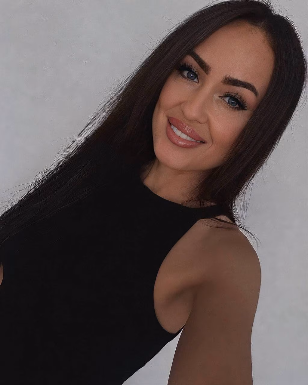 Irina 35 Kyiv  Ukraine Je cherche un homme pour me sentir en sécurité