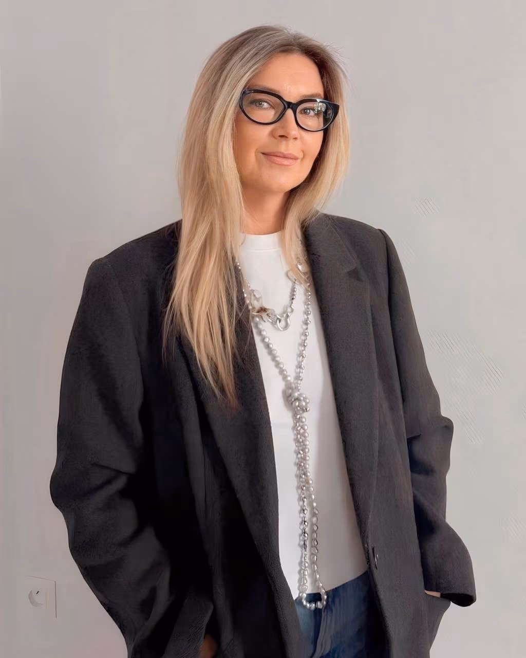 Yulia 51 Grenoble France Je cherche un homme pour me sentir en sécurité