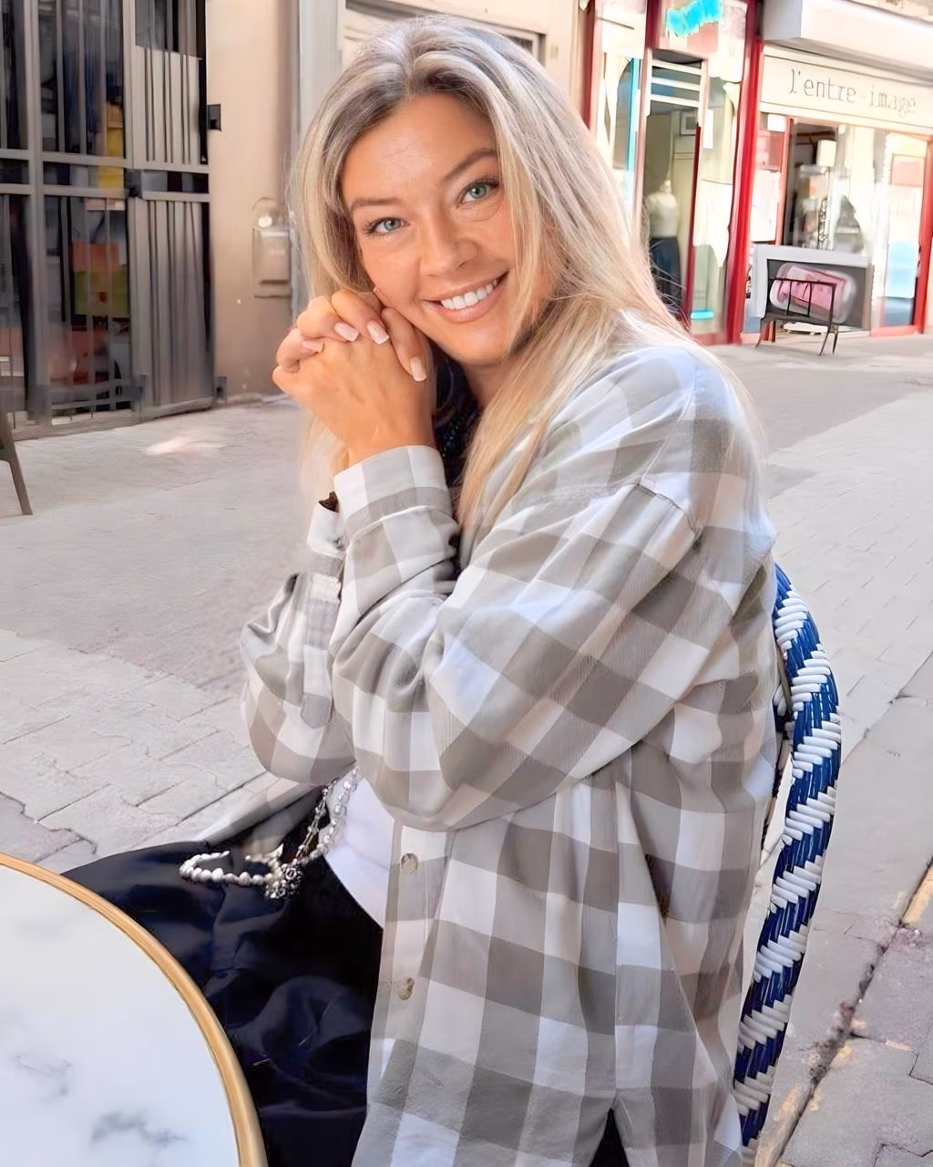 Yulia 51 Grenoble France Je cherche un homme pour me sentir en sécurité