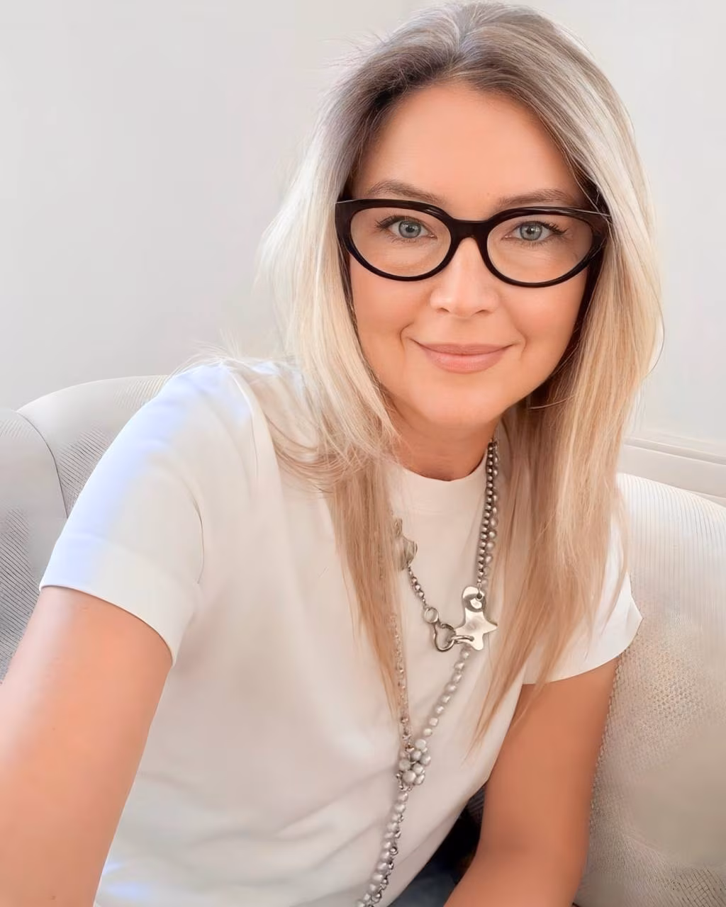 Yulia 51 Grenoble France Je cherche un homme pour me sentir en sécurité