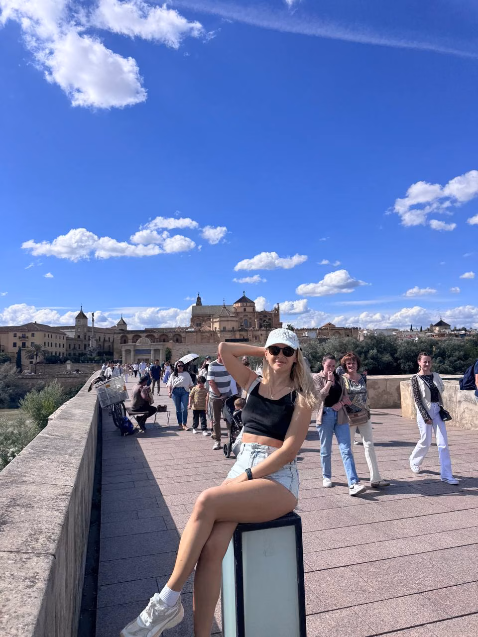 Olena 42 Benalmadena Spain Je cherche un homme pour voyager ensemble