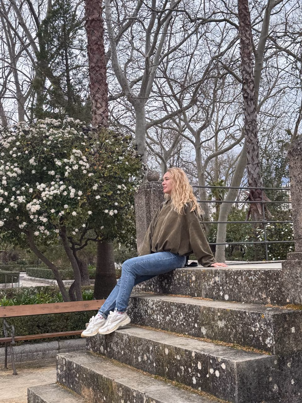 Olena 42 Benalmadena Spain Je cherche un homme pour voyager ensemble
