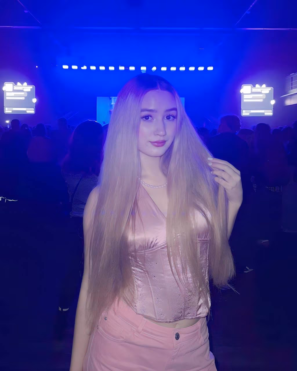 Alisa 18 Kiev Ukraine Je veux un homme dévoué