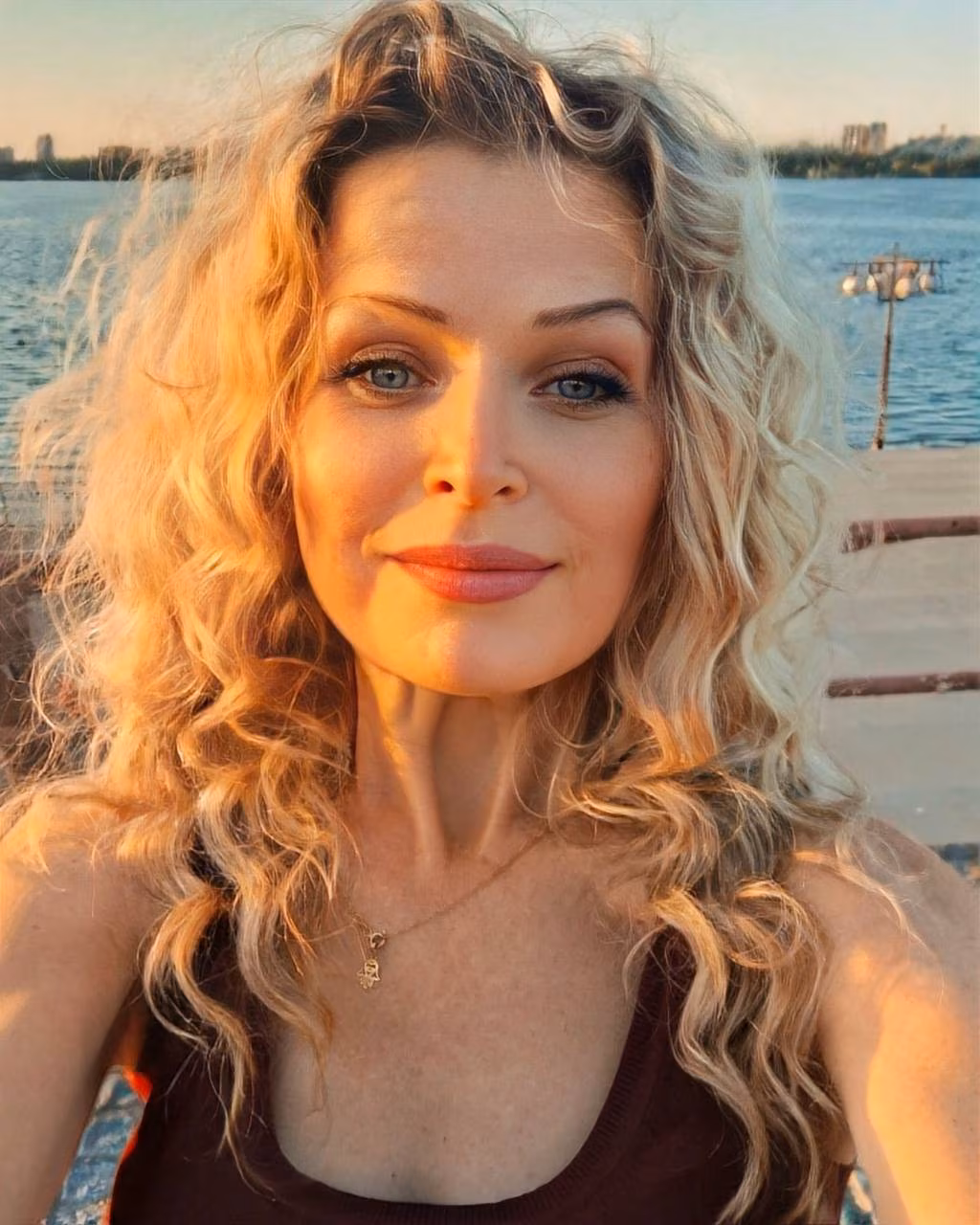 Irina 57 Dnipro  Ukraine Je veux un homme ouvert d'esprit