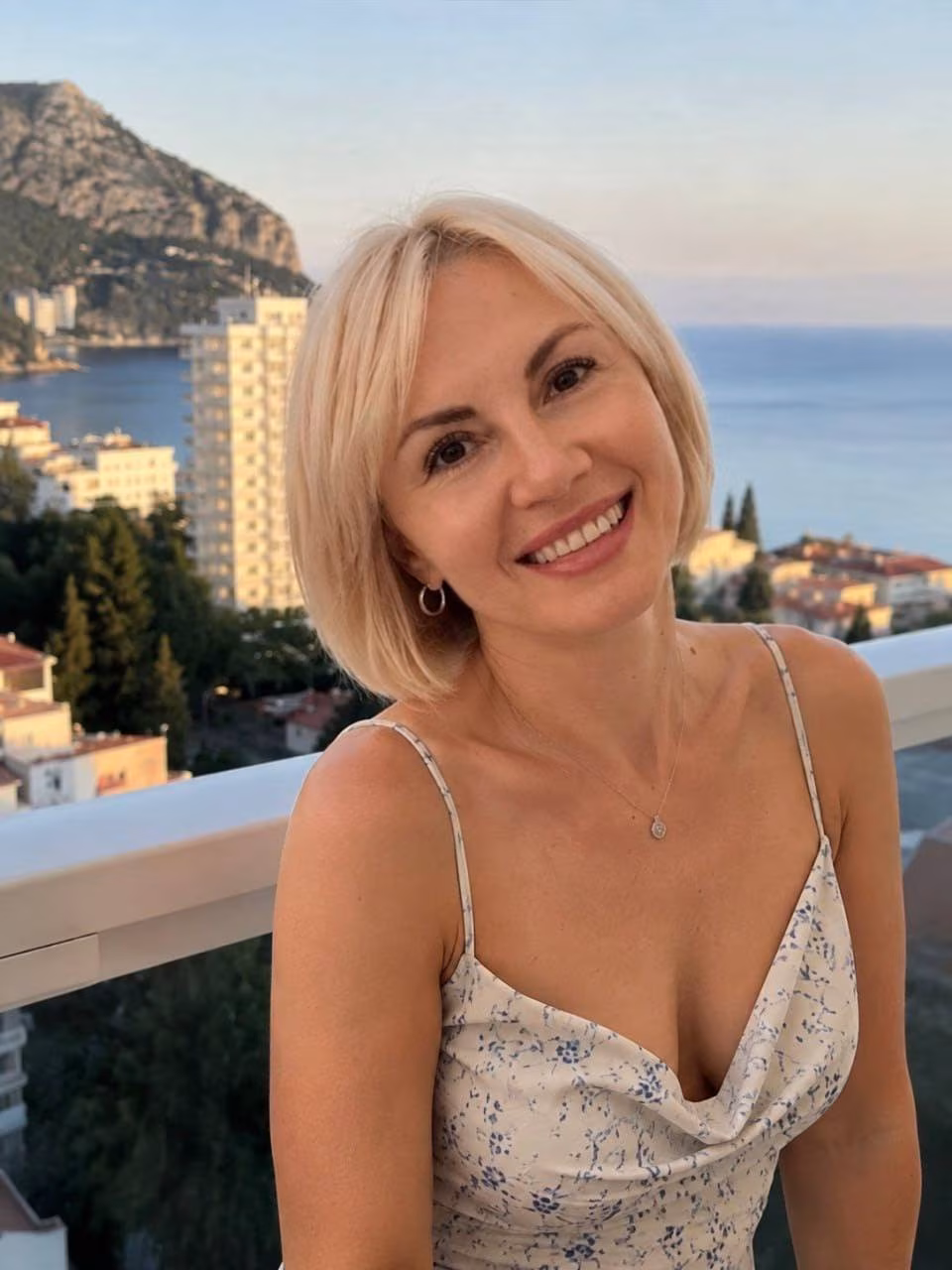 Julia 49 Kyiv Ukraine Je veux un homme sûr de lui
