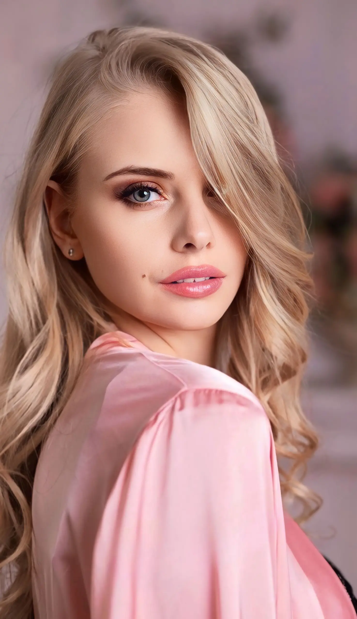 Julia femme ukrainienne blonde