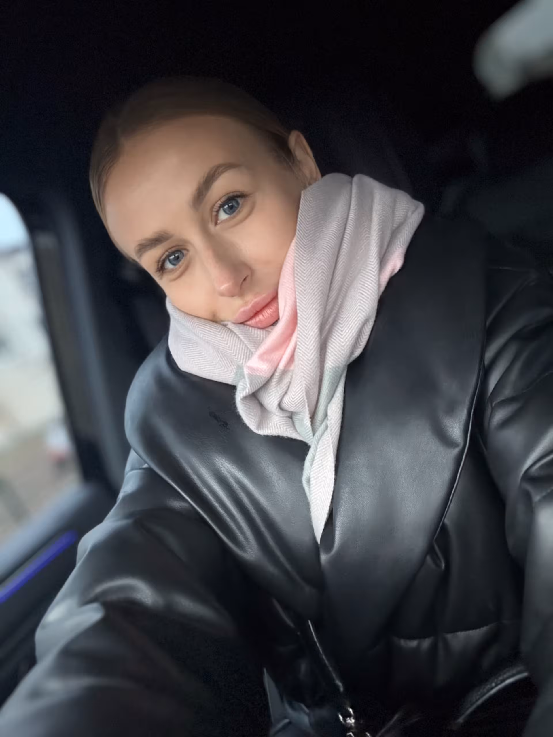 Karina jeunes femmes ukrainiennes